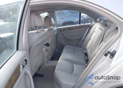 2007 Mercedes-Benz C 230 Sport из США, поврежденный, VIN WDBRF52H17E023904